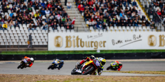 Filip Novotný na IDM Hockenheim 2025: Nový tým, nová motorka a skvělé výsledky